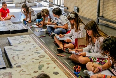 On the banks of the Tiber: a day as a "Roman"