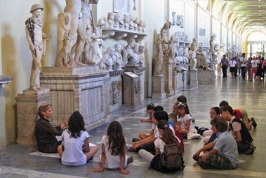 Short Grand Tour through divinities, mosaics and rivers