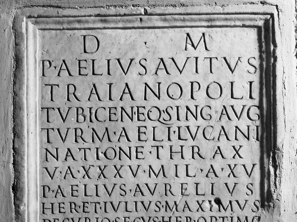 Plaque sépulcrale d’un cavalier choisi thrace