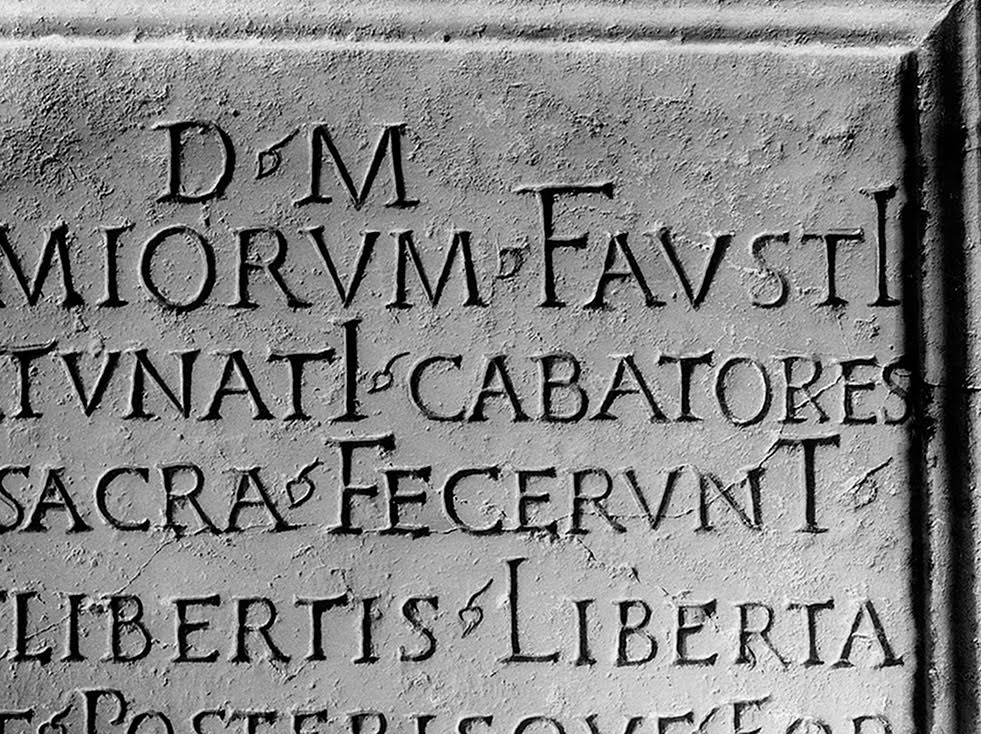 Inscription du tombeau familial de deux cavatores