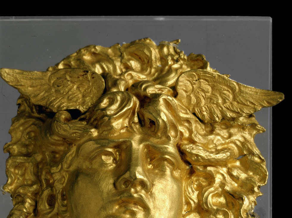 Applique con testa di Medusa