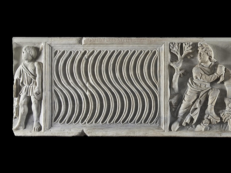 Sarcophage à strigiles avec Orphée et un pêcheur