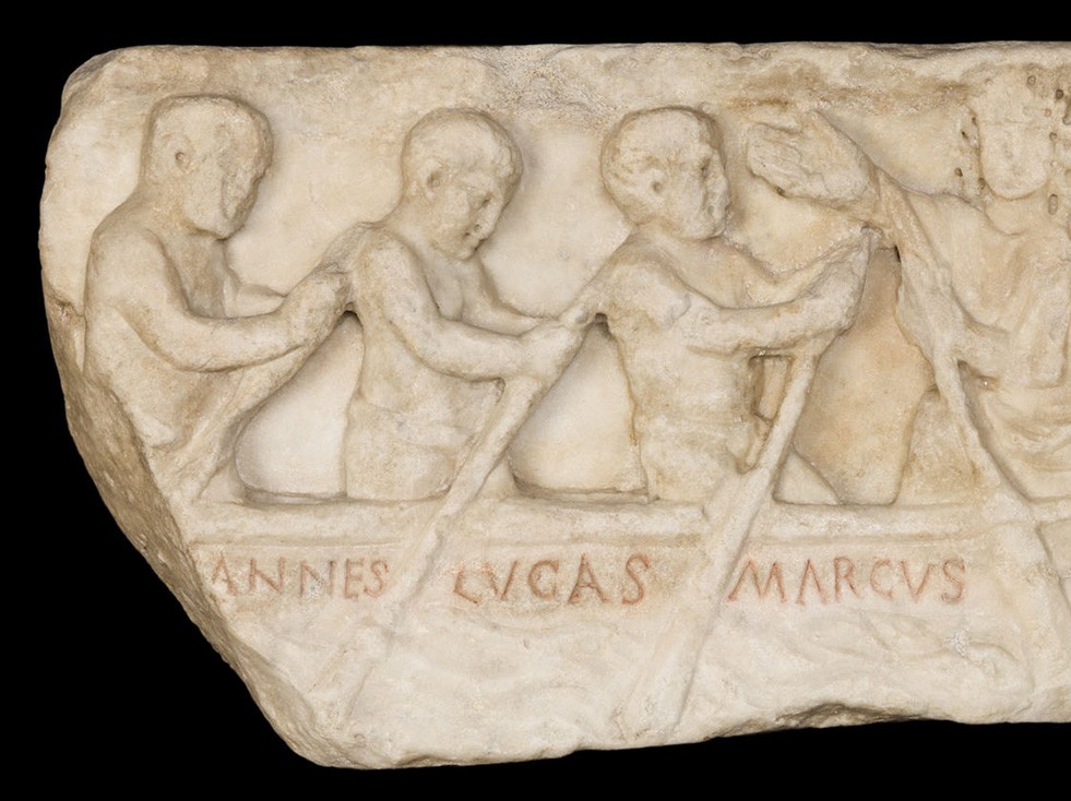 Fragment de sarcophage avec le Christ et les Évangélistes sur une barque