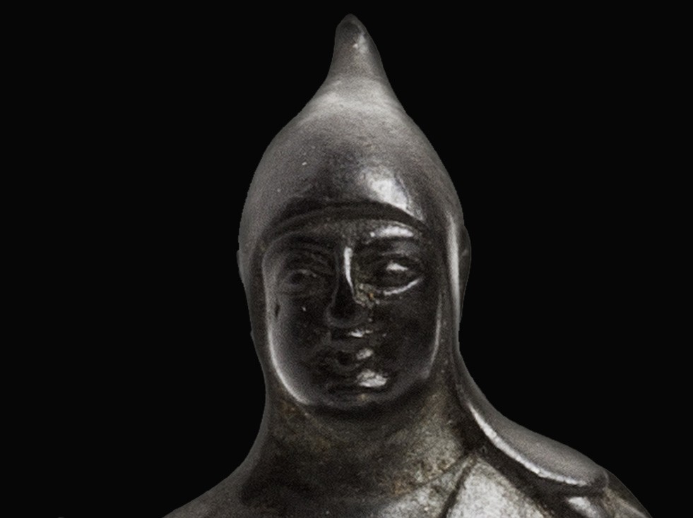 Statuette d’Hercule couvert d’une capuche et d’une peau de chevreuil