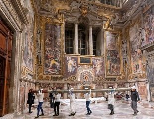 Layout of the Raphael tapestries in the Sistine Chapel