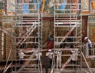 Layout of the Raphael tapestries in the Sistine Chapel