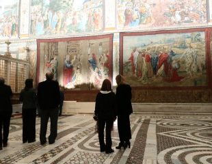 Layout of the Raphael tapestries in the Sistine Chapel