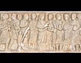 Partie frontale du sarcophage après la restauration