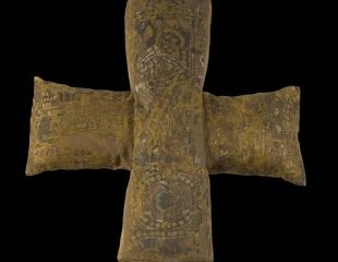 Coussin en soie provenant du reliquaire de la croix gemmée, Trésor du « Sancta Sanctorum », VIIIe - début IXe siècle ?, Musées du Vatican