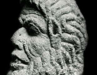 Cabeza de demonio etrusco Caronte, Tarquinia, fines s. IV- III a.C.