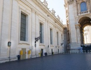 External wall of the “Braccio di Costantino”, Saint Peter’s Square