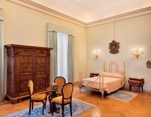 Papal Bedchamber
