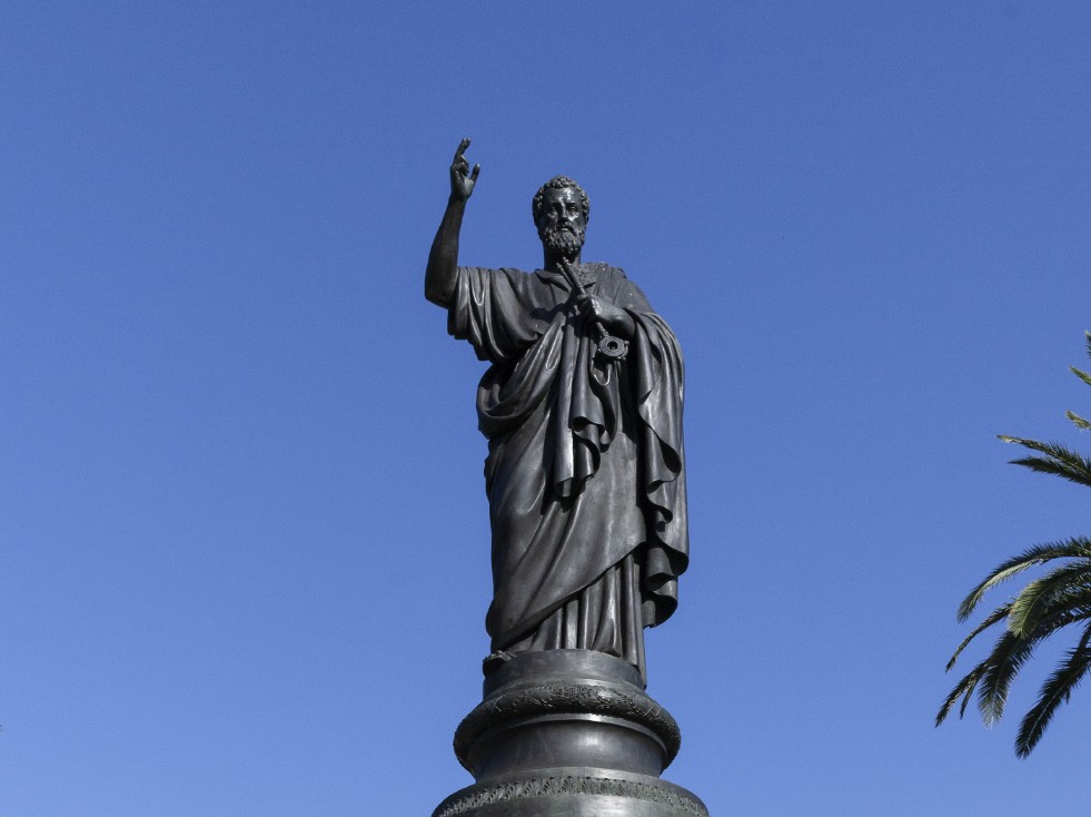 Bronze statue of Saint Peter